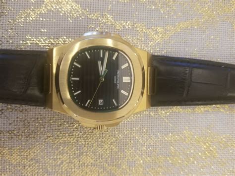 Patek Philippe Geneve Wrist Watch for Men Gold with.